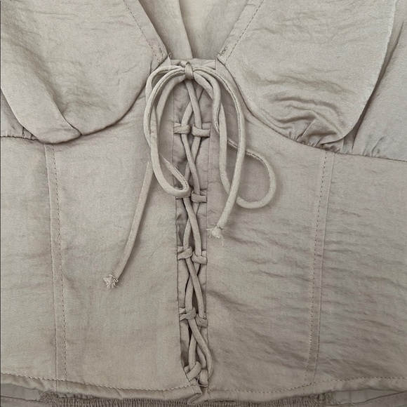 NWOT Stradivarius Champagne Gold Long Sleeve Top - Picture 6 of 7